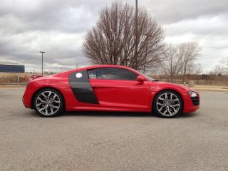 2009 Audi R8 V10 With Carbon Blade And Carbon Interior photo