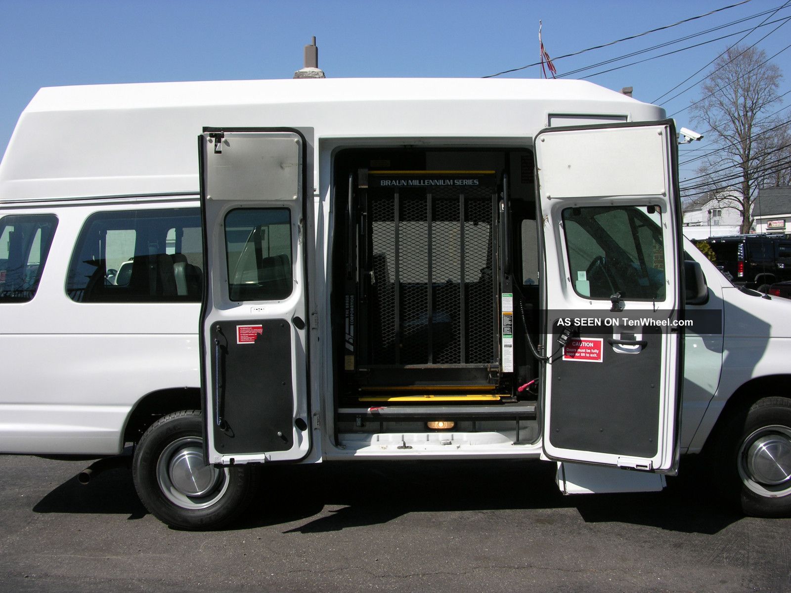 2006 Ford E 350 Duty High Top Wheelchair Van