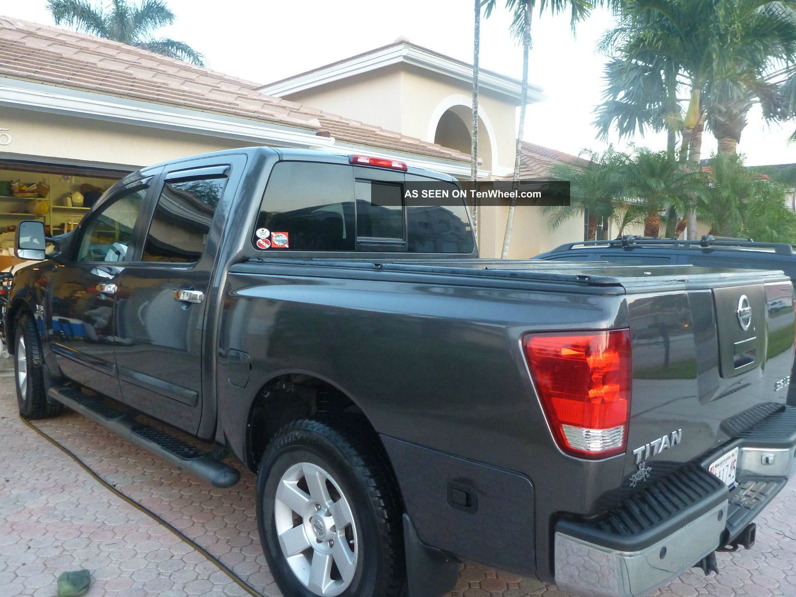 2004 Nissan titan le towing capacity