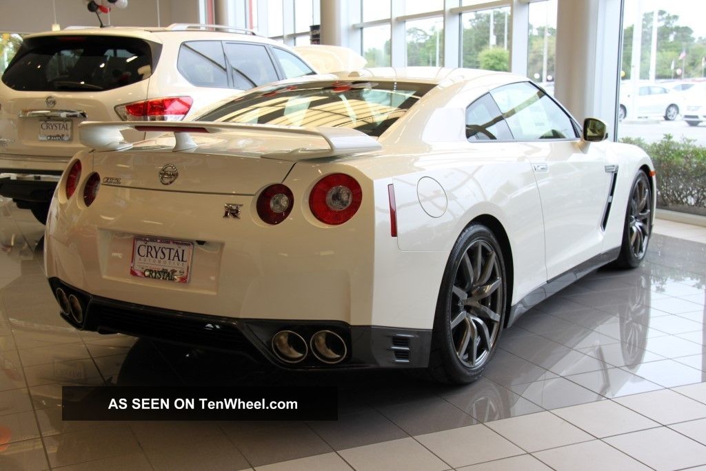 2014 Nissan Gtr Premium White Well Equipped 545hp Paddle Shift GT-R photo