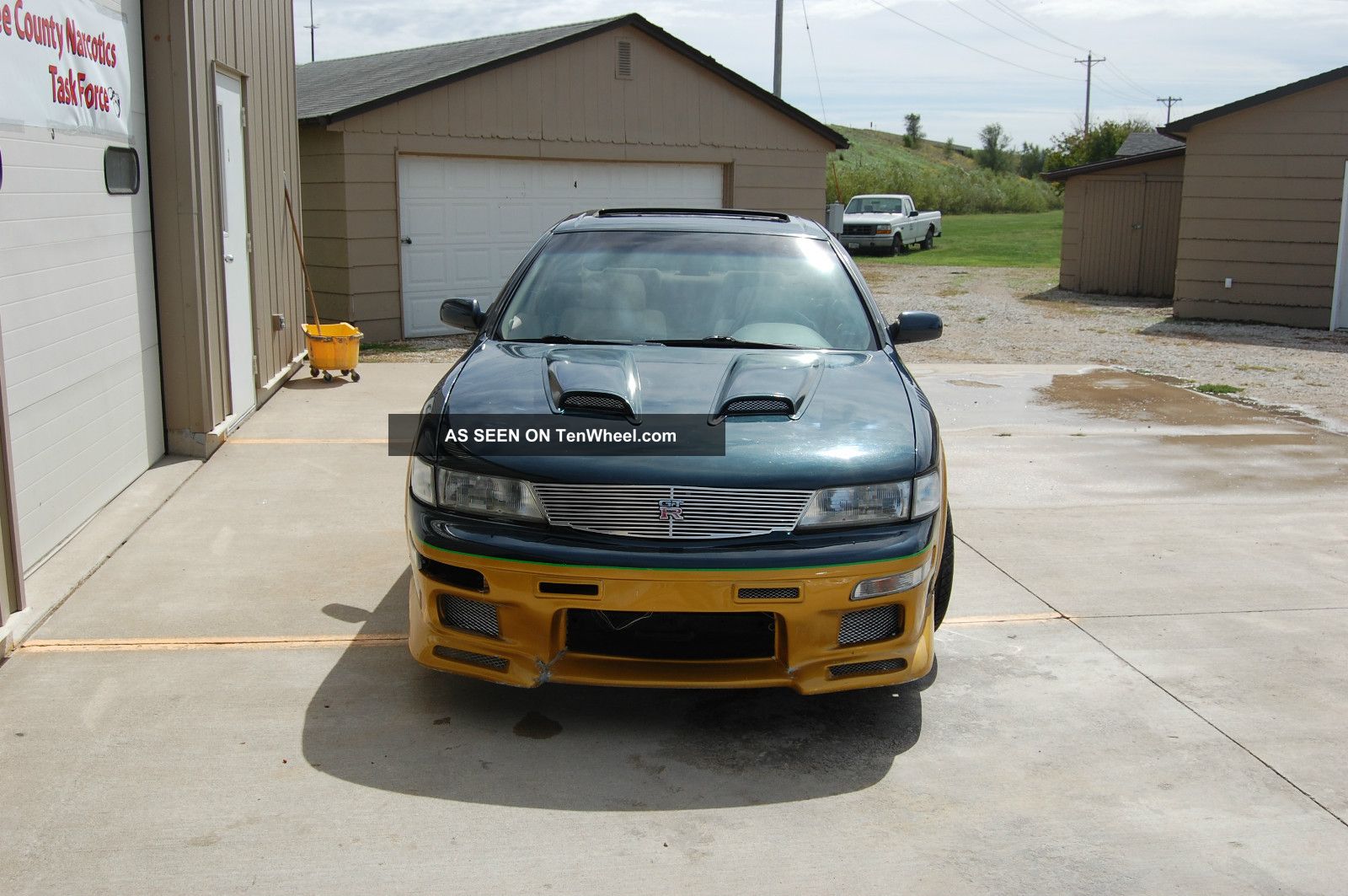 1995 Nissan maxima fuel door #3