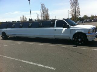 2002 Ford Excursion 22 Passenger Limo photo