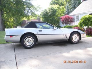1986 Corvette Roadster Indy 500 Official Pace Car Silver With Black Top photo