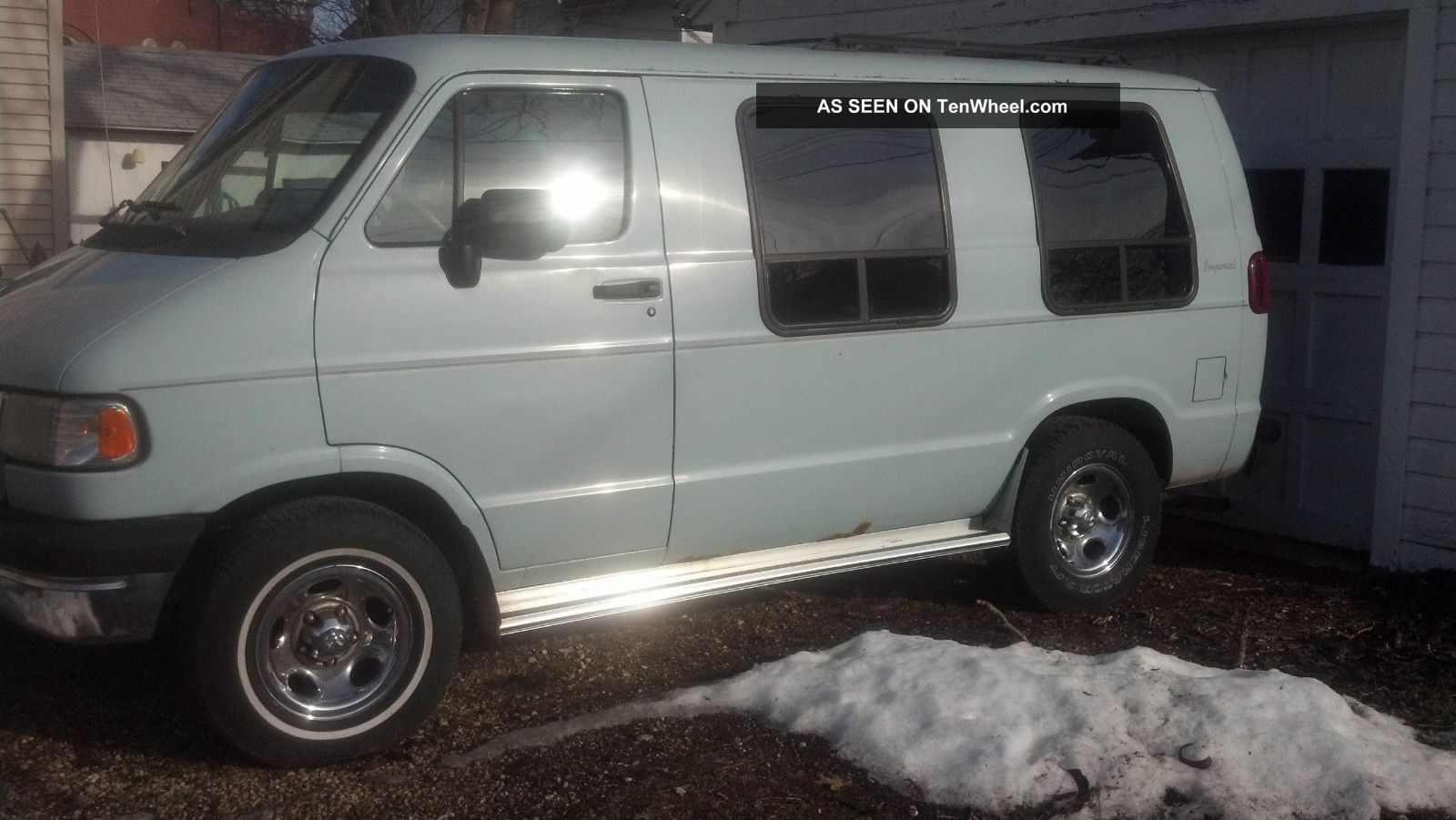 1997 Dodge B2500 Base Standard Cargo Van 3 Door 3 9l