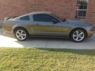 2005 Ford Mustang Gt Premium photo