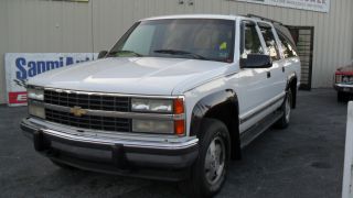 1993 Immaculate Chevy Suburban 4x4 photo