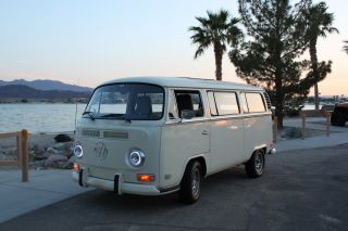 1972 Volkswagen Bus photo