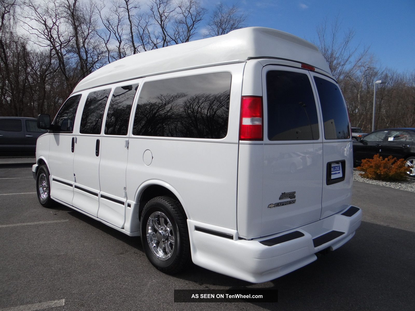 2007 Chevrolet Express Conversion Van Yf7 Upfitter