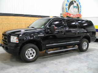 2005 Ford Excursion Limited photo