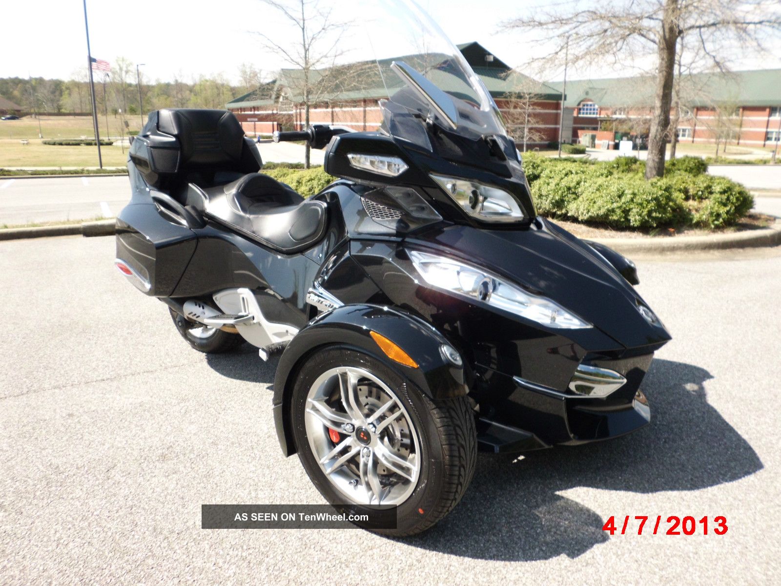 2010 Can - Am Spyder Rt - S Sm5 Can-Am photo