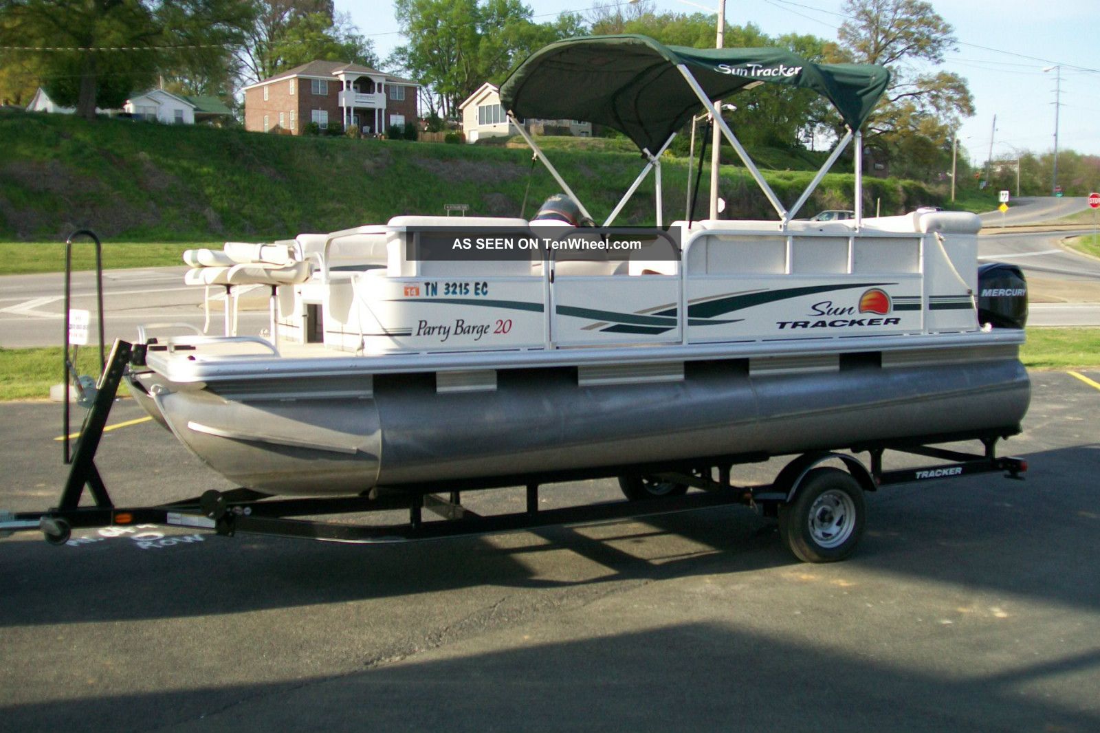 2011 Suntracker Party Barge 20 Pontoon / Deck Boats photo