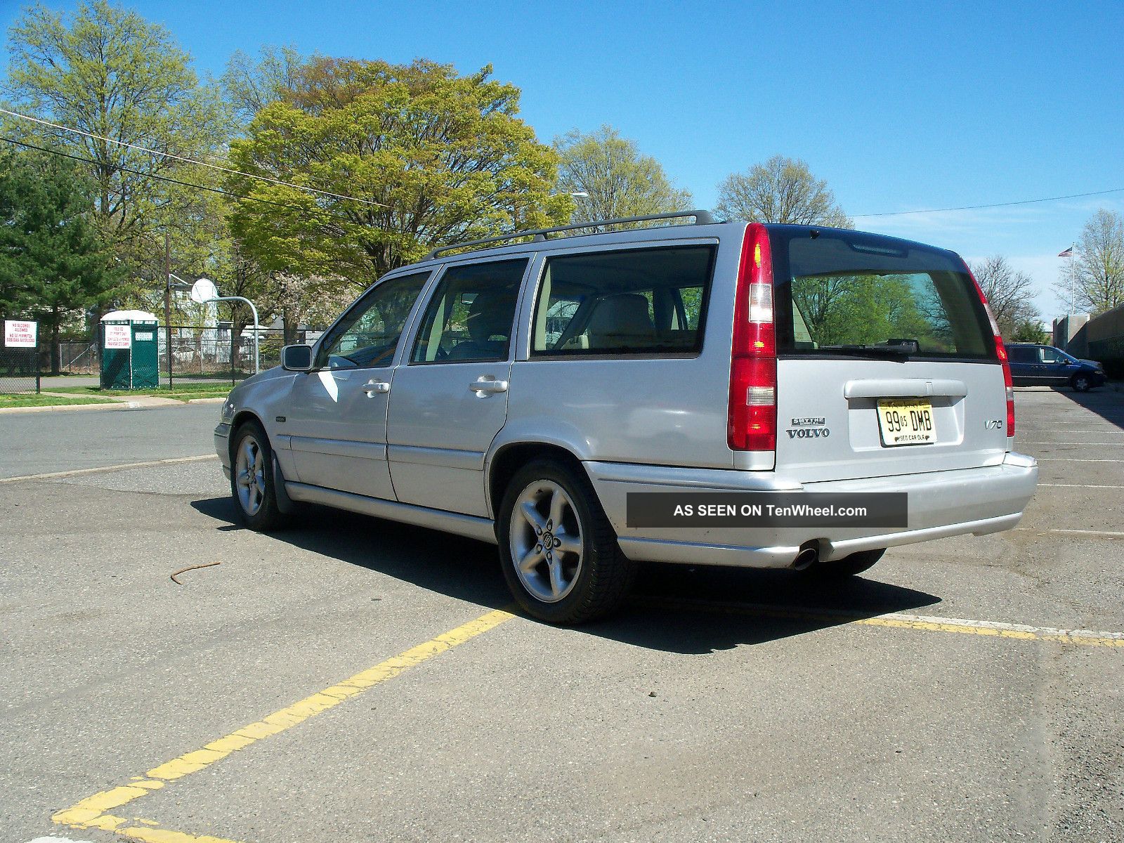 1998 Volvo V70 Base Wagon 4 Door 2. 4l