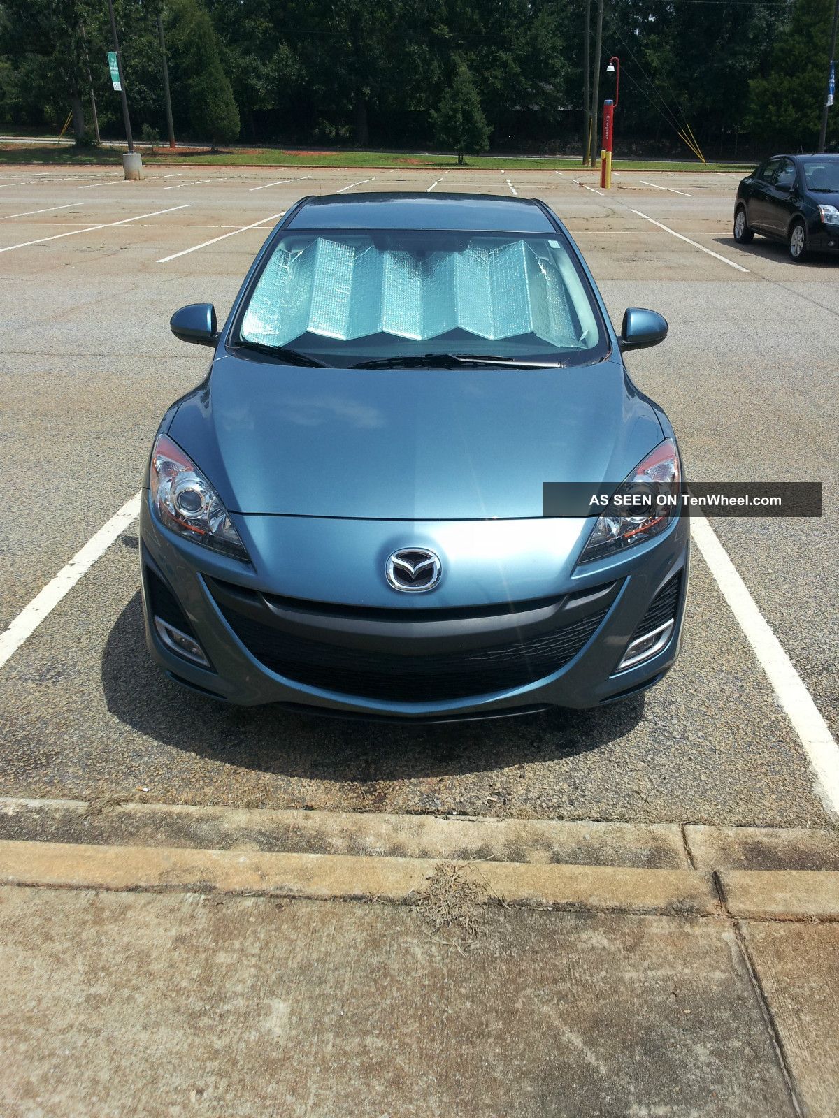 2010 Mazda 3 I Sedan 4 - Door 2.  0l Mazda3 photo