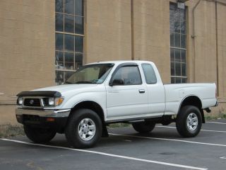 1995 Toyota Tacoma Dlx Extended Cab Pickup 2 - Door 3.  4l photo