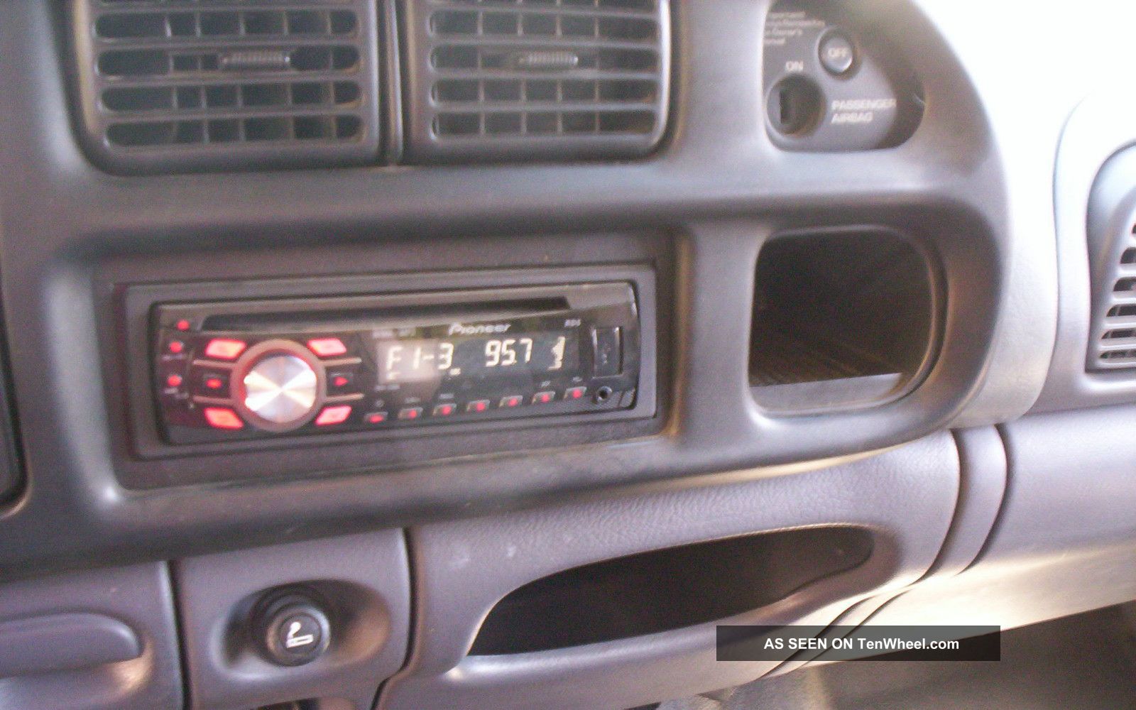 2001 Dodge Ram 1500 St Crew Cab Pickup 4 Door 5 2l