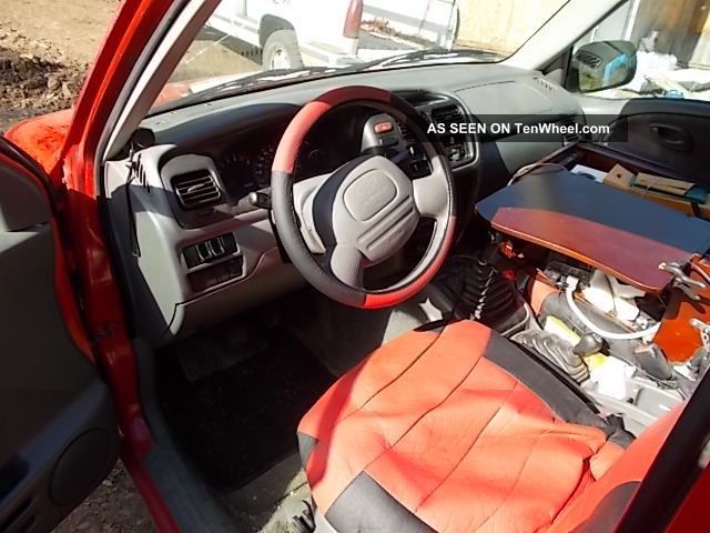 2001 Chevrolet Tracker Base Sport Utility 2 Door 2 0l