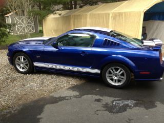 2005 Mustang Gt Coupe,  4.  6l,  Automatic photo
