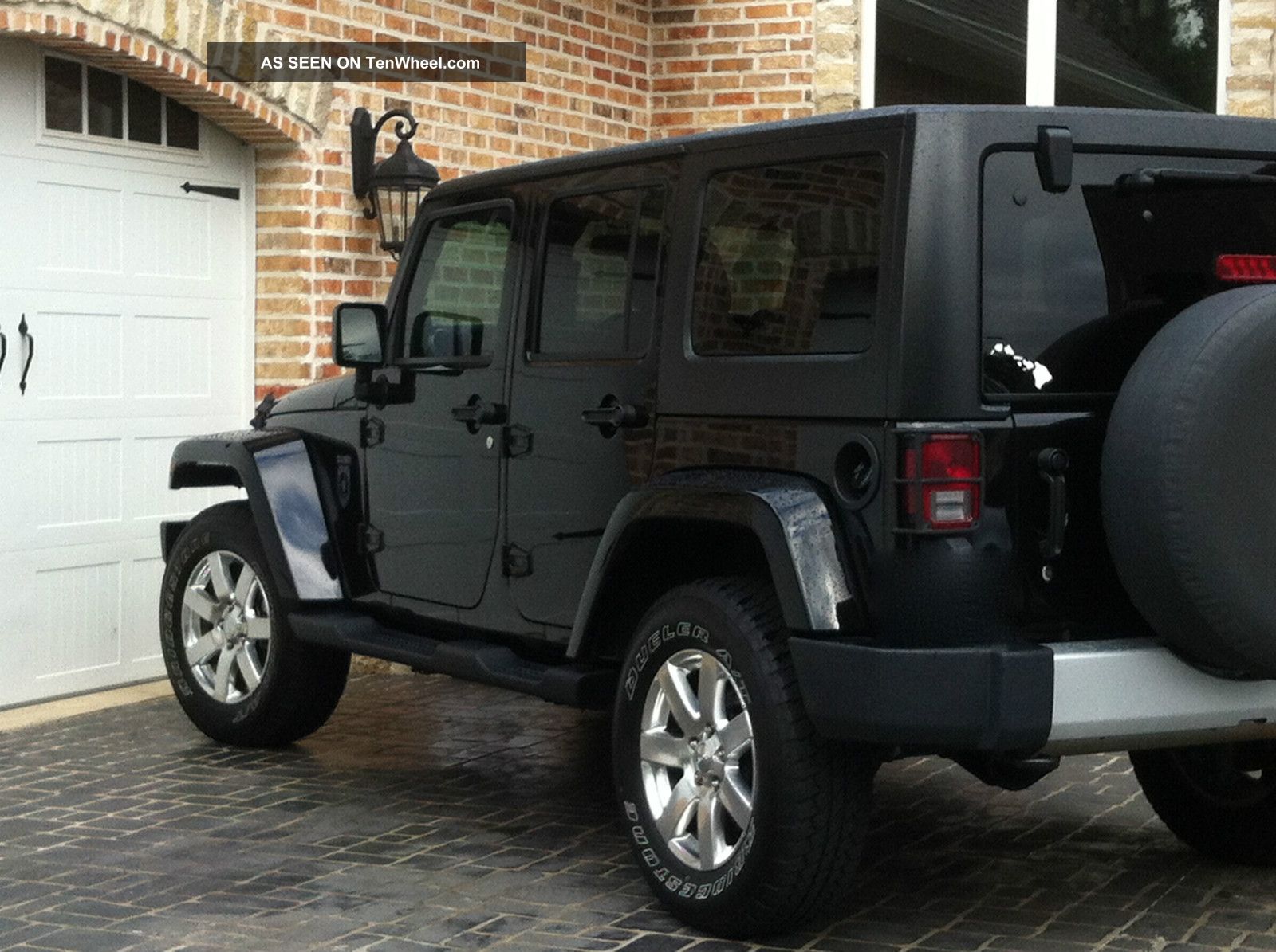 Jeep Wrangler Unlimited Sahara Black Rims