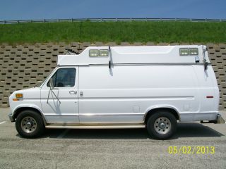 1991 Ford E350 Extended Van Former Ambulance photo