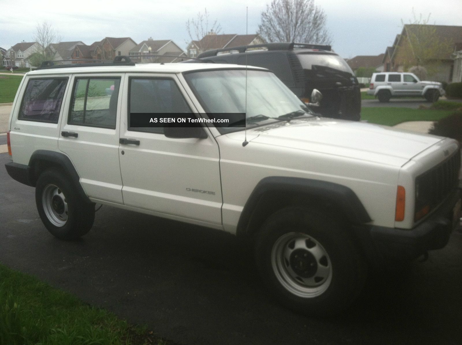 2000 Jeep Cherokee Se Sport Utility 4 - Door 4.  0l Cherokee photo