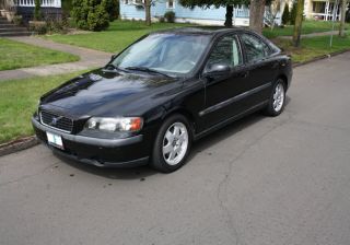 2003 Volvo S60 Base Sedan 4 - Door 2.  4l photo