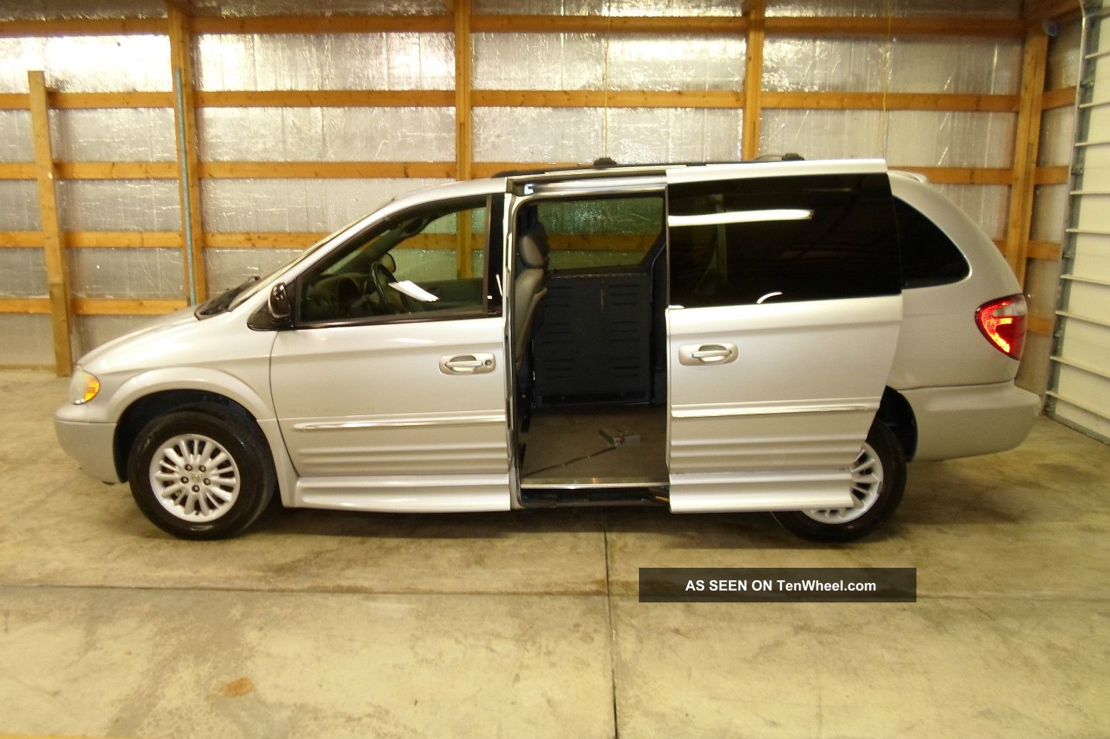 2004 Chrysler Town And Country Handicap Wheelchair Van