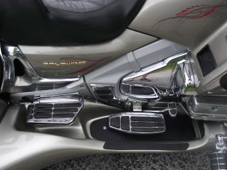 2003 Honda Goldwing Gl1800 Roadsmith Trike With Running Boards And Chrome Wheels photo