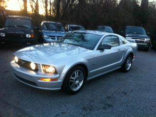 2005 Ford Mustang Gt Coupe 4.  6l photo