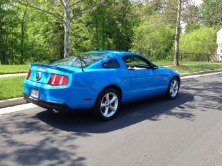 2010 Ford Mustang V6 Premium W / Pony Package - Grabber Blue photo
