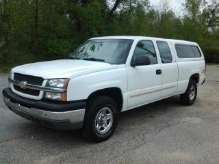 2003 Chevrolet Silverado 1500 Ls Extended Cab 4x4 W / Matching Cap photo