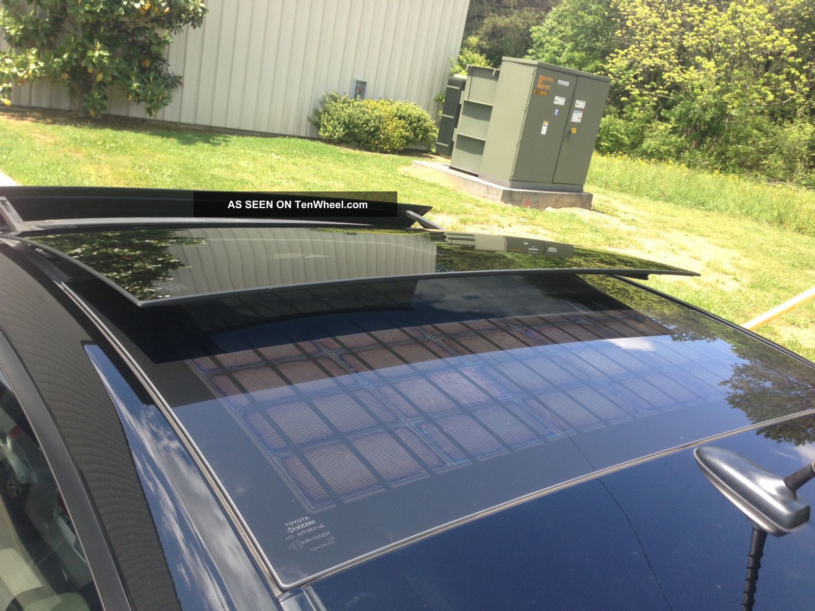 toyota prius with solar roof #2