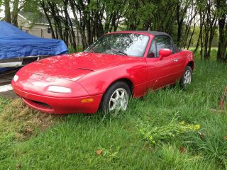 1994 Mazda Miata Base Convertible 2 - Door 1.  8l photo