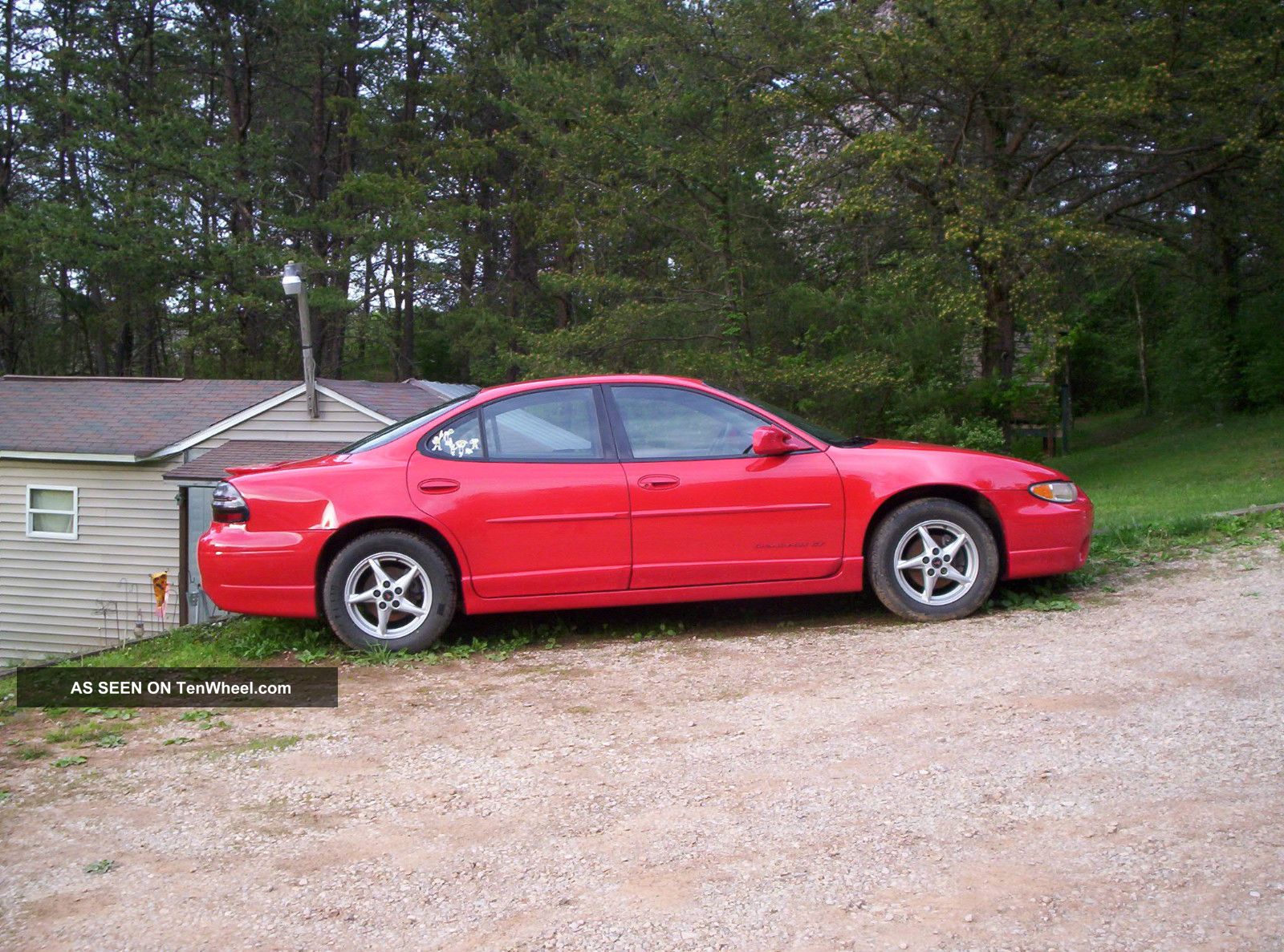 2001 Pontiac Grand Prix,  Red,  4 Door,  Has Fire Damage Grand Prix photo