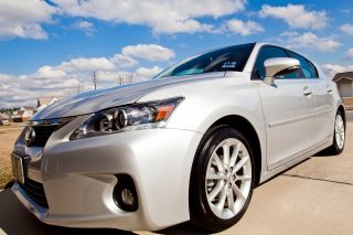 2011 Lexus Ct 200h Premium Hybrid photo