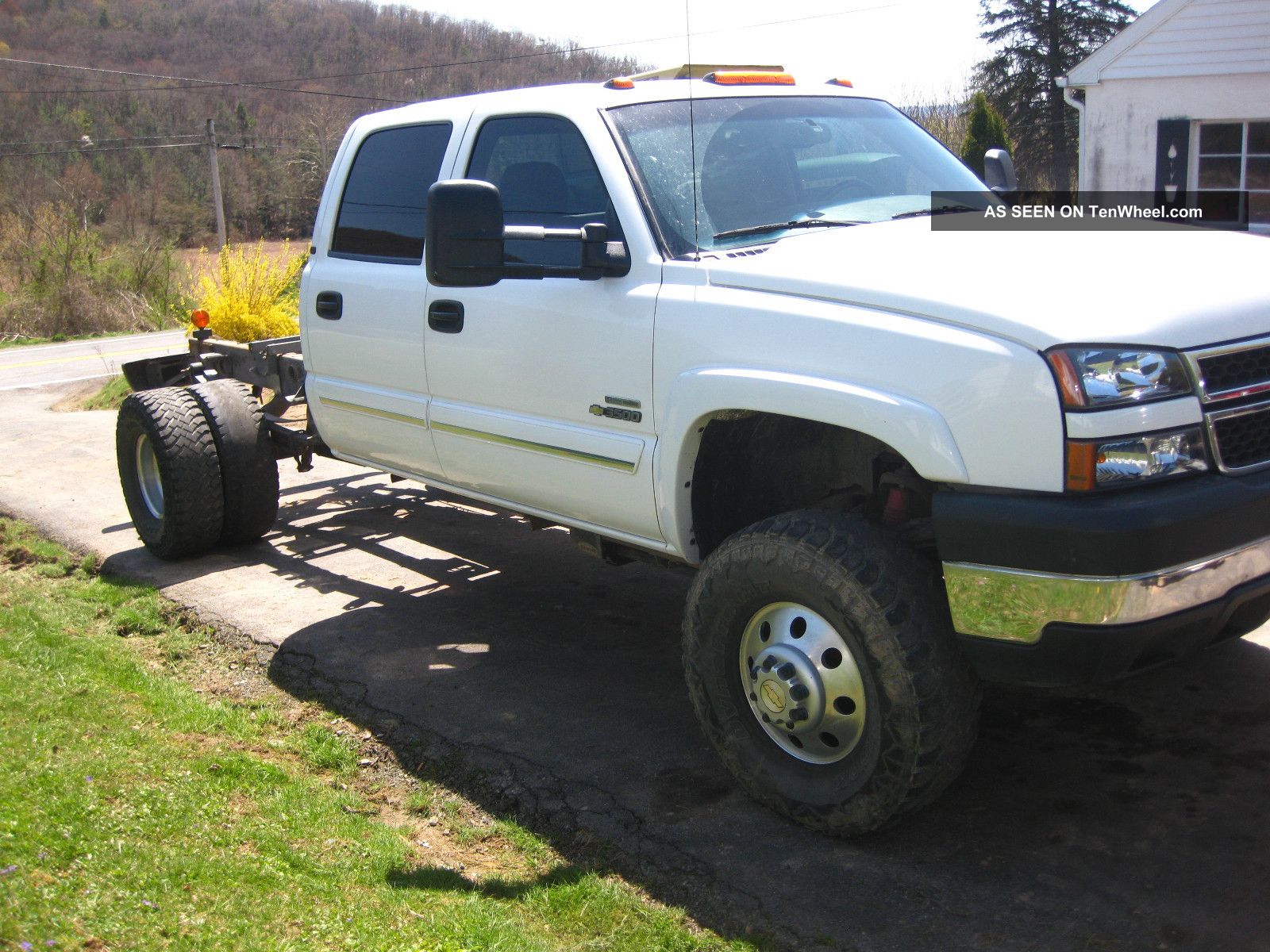 lifted duramax dually with stacks