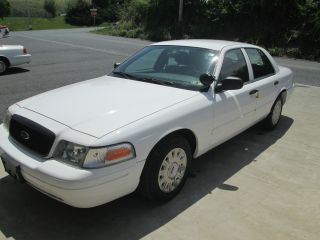 2004 Ford Crown Victoria Police Interceptor P71 photo