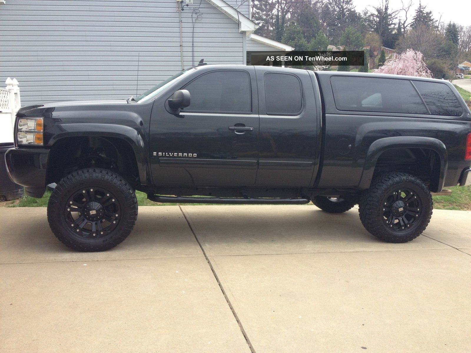 2009 chevrolet silverado 1500 tire size