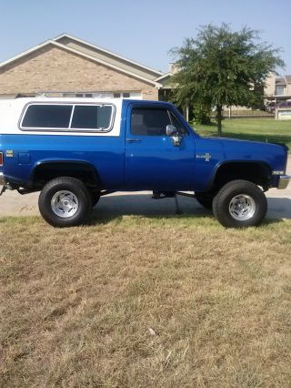 1984 Chevrolet K5 2dr 4wd Blazer - Fresh Paint,  Lifted,  Reliable photo