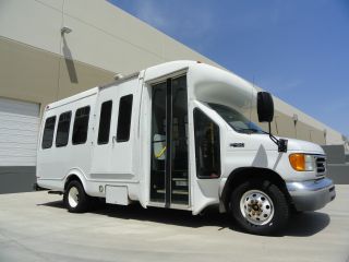 2005 Ford E - 450 Duty Base Cab & Chassis 2 - Door 6.  0l photo