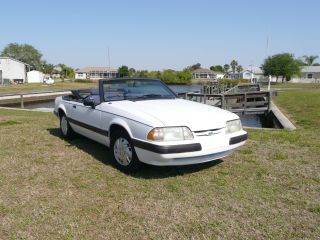 1989 Ford Mustang Lx Convertible 2 - Door 2.  3l photo