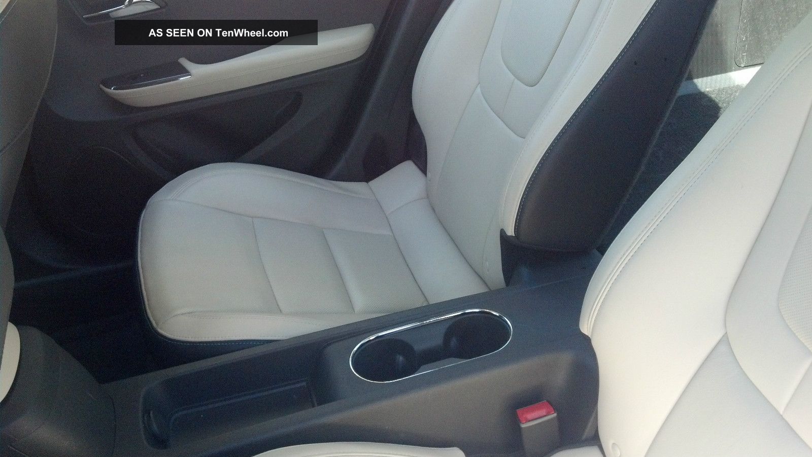 2012 Chevrolet Volt Hatchback 4door White Diamond Immuculat