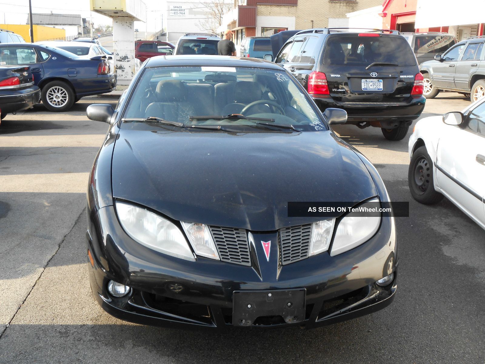 2004 Pontiac Sunfire Se Coupe 2 - Door 2.  2l Sunfire photo