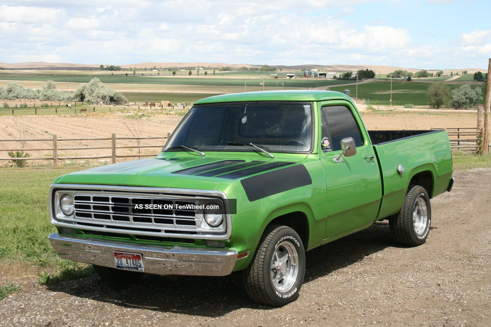 1976 Dodge D100 Short Box Fleetside Truck