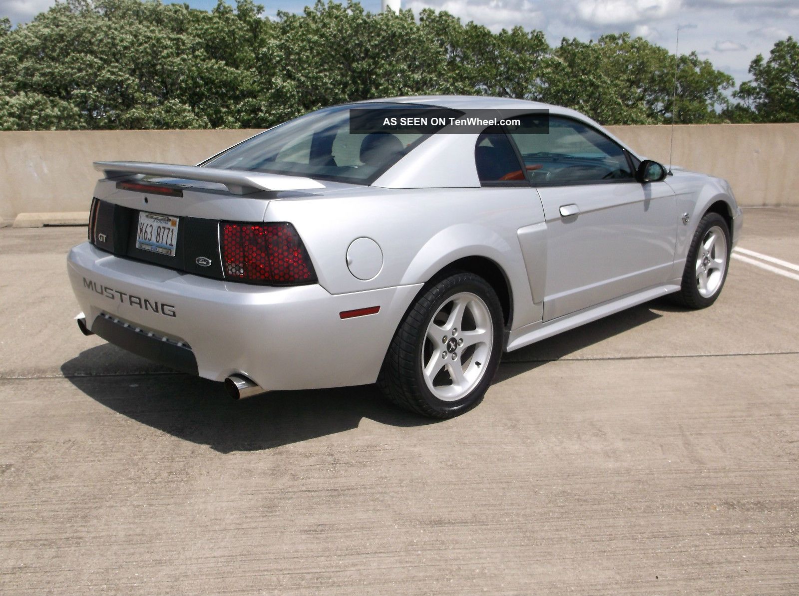 2004 Ford Mustang Gt Coupe 2 - Door 4. 6l