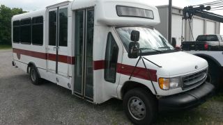 2000 Ford E - 350 Party Bus photo