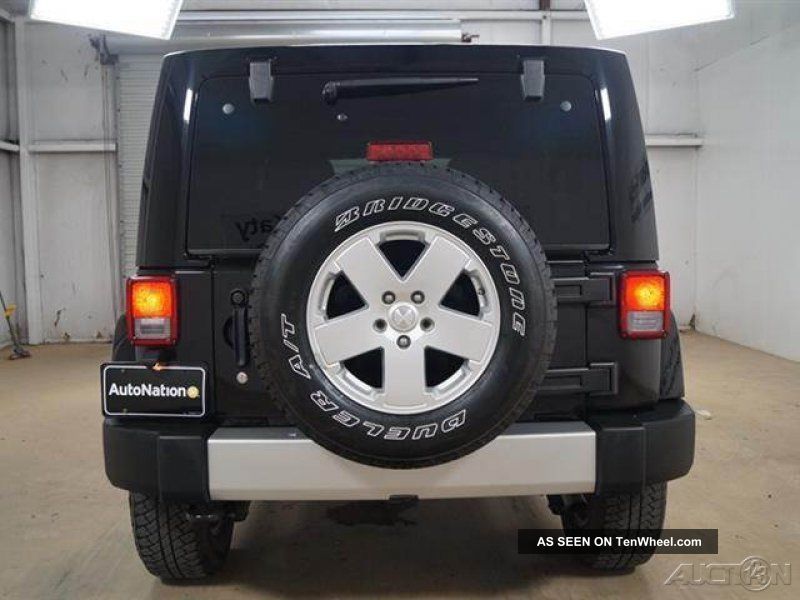 2012 Jeep Wrangler Unlimited Sahara Four Wheel Drive 3. 6l V6 24v Automatic