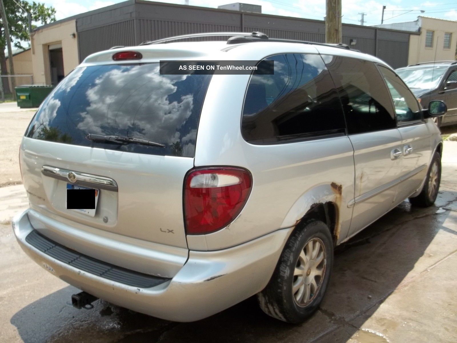 2002 Chrysler town and country lx #2