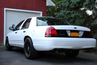 2003 Ford Crown Victoria Police Interceptor Sedan 4 - Door 4.  6l Turbo photo