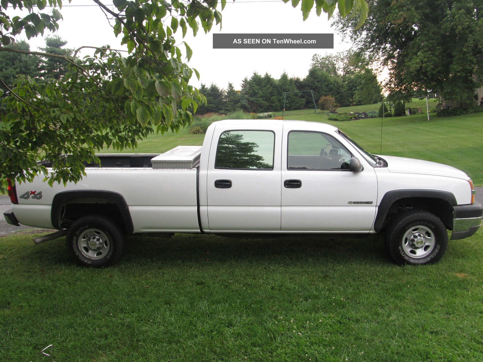2004 Chevrolet Silverado 2500 Hd Base Crew Cab Pickup 4 - Door 8.  1l Silverado 2500 photo