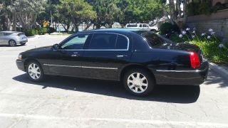 2011 Lincoln Town Car Executive L Flex Fuel Edition,  Black, photo